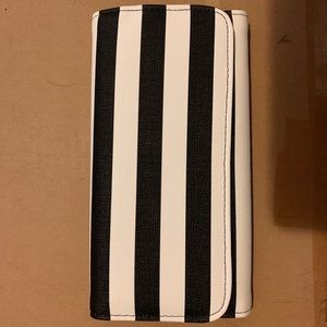 Kut from the kloth wallet